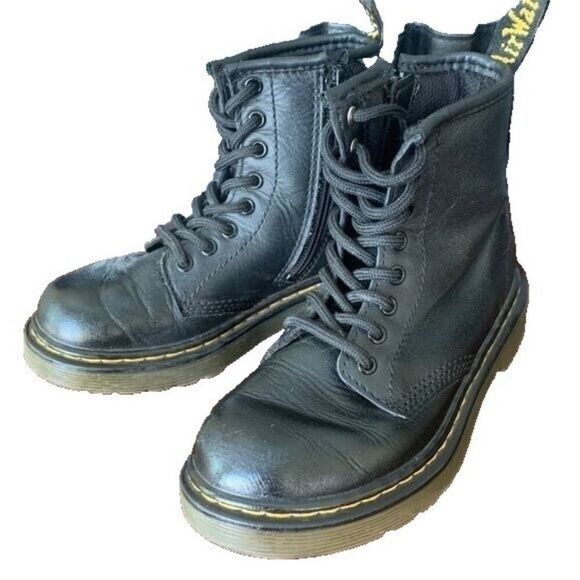 Dr. Martens Black Kids Combat boots. Size 1 Little Kids - Picture 2 of 8